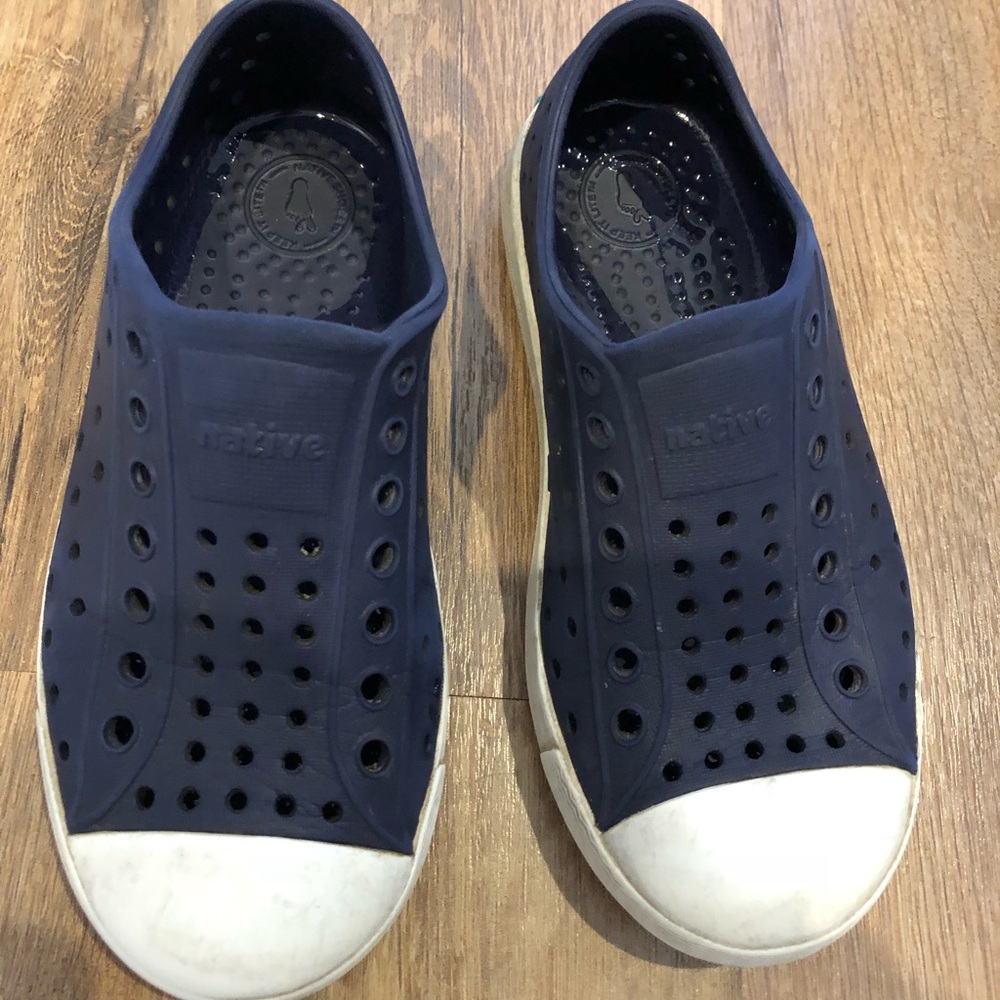 Native Jefferson toddler sz C11 in navy